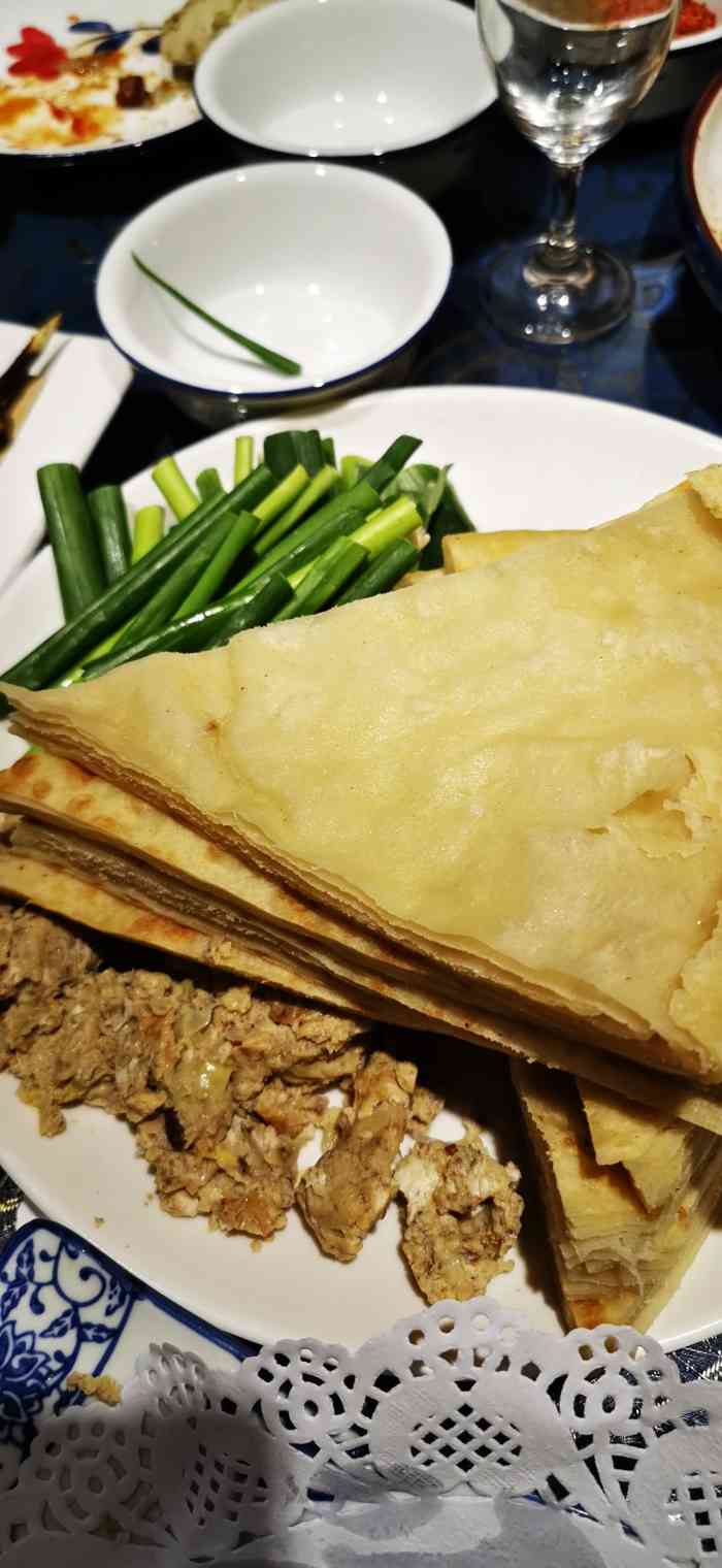 小兰春民族特色小吃-"和朋友去的店 小菜不错份量也足 朋友带我.