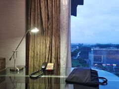 -上海虹桥西郊假日酒店