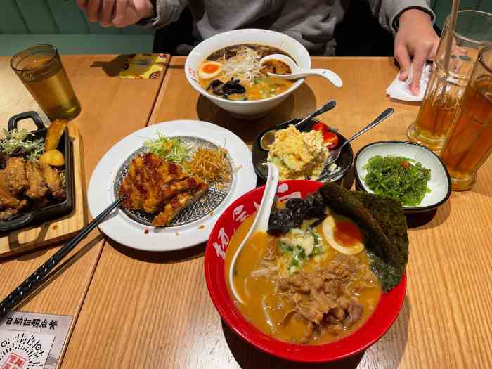 没想到合生汇21街区开了这么正的拉面其实感觉这个店完全应该开在楼上