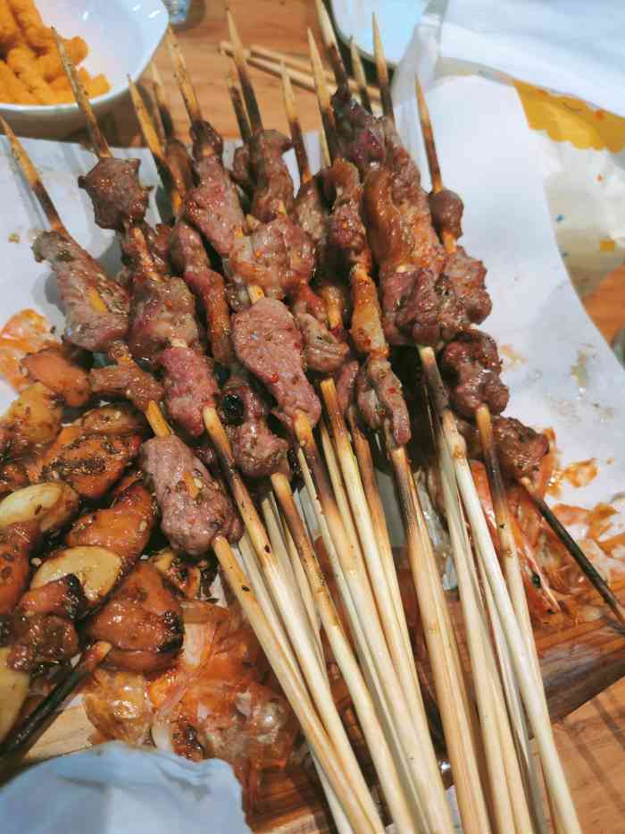 老胖串店(阳光100凤凰街店)-"听别人说老胖烧烤还不错,这次来拔草啦