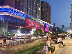 -海亮广场大酒店(万象城中山路地铁站店)