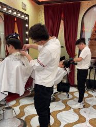 -东方先生国潮男士理发馆
