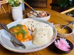 烟熏三文鱼配烤饺子皮和芥末籽酱-BOR Eatery(安福路店)