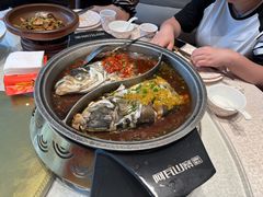 -阿瓦山寨·湘菜现炒·剁椒鱼头王(咸阳总店)