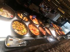 自助取餐区-钱小奴海鲜自助黑金店(杭州滨江龙湖店)