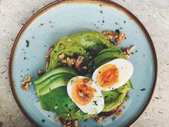 牛油果煮蛋吐司-RAC BAR(安福路店)