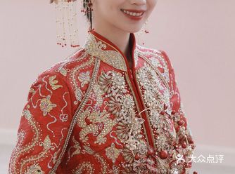 超级适合接亲的中式嫁衣。铺开实在太好 看啦