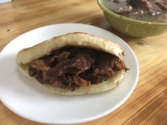 火烧夹肉-清真-戏楼王记牛肉面