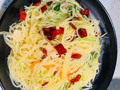 酸辣土豆丝-叶派龙虾·招牌十三香(合肥路首店)