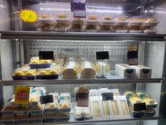 面包甜点陈列柜-龙凤点心饼家·39年老字号(松岗店)