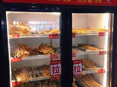 -钢管厂五区小郡肝串串香(蜀都万达店)