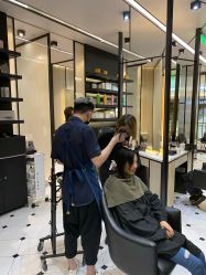 -HAIR CORNER