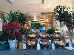 自助取餐区-海口绿发希尔顿酒店-田园汇自助餐·三文鱼·海鲜