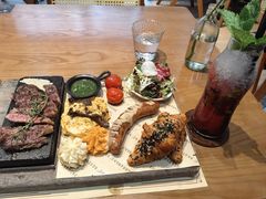 -Mark&Mars Restaurant