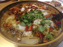 老坛酸菜鱼-百年恒益烧腊海鲜酒家·非遗传承(广州黄埔店)