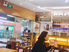 大堂-胡须佬鸡煲四季火锅店(石厦西村直营店)