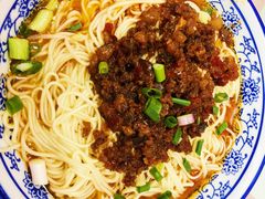 -渝之汇牛肉豌杂面