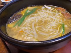 -银米·云南传统过桥米线(双廊黑金冠店)