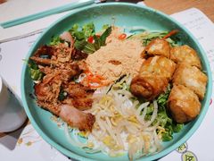 香茅烤猪颈肉春卷捞檬-蔡澜Pho·越南粉餐厅(海上世界店)