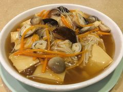 鲍汁杂菌扒豆腐-九龙湾茶餐厅(东门店)