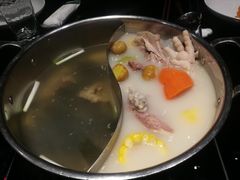 澳门鸡脚猪骨煲-官也街澳门火锅(新源里店)