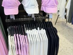 -lululemon(上海浦东IFC店)