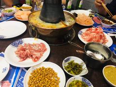 -楼外楼大刀肉传统火锅居(幸福街店)