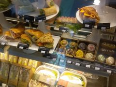 面包甜点陈列柜-星巴克(深圳欢乐颂店)