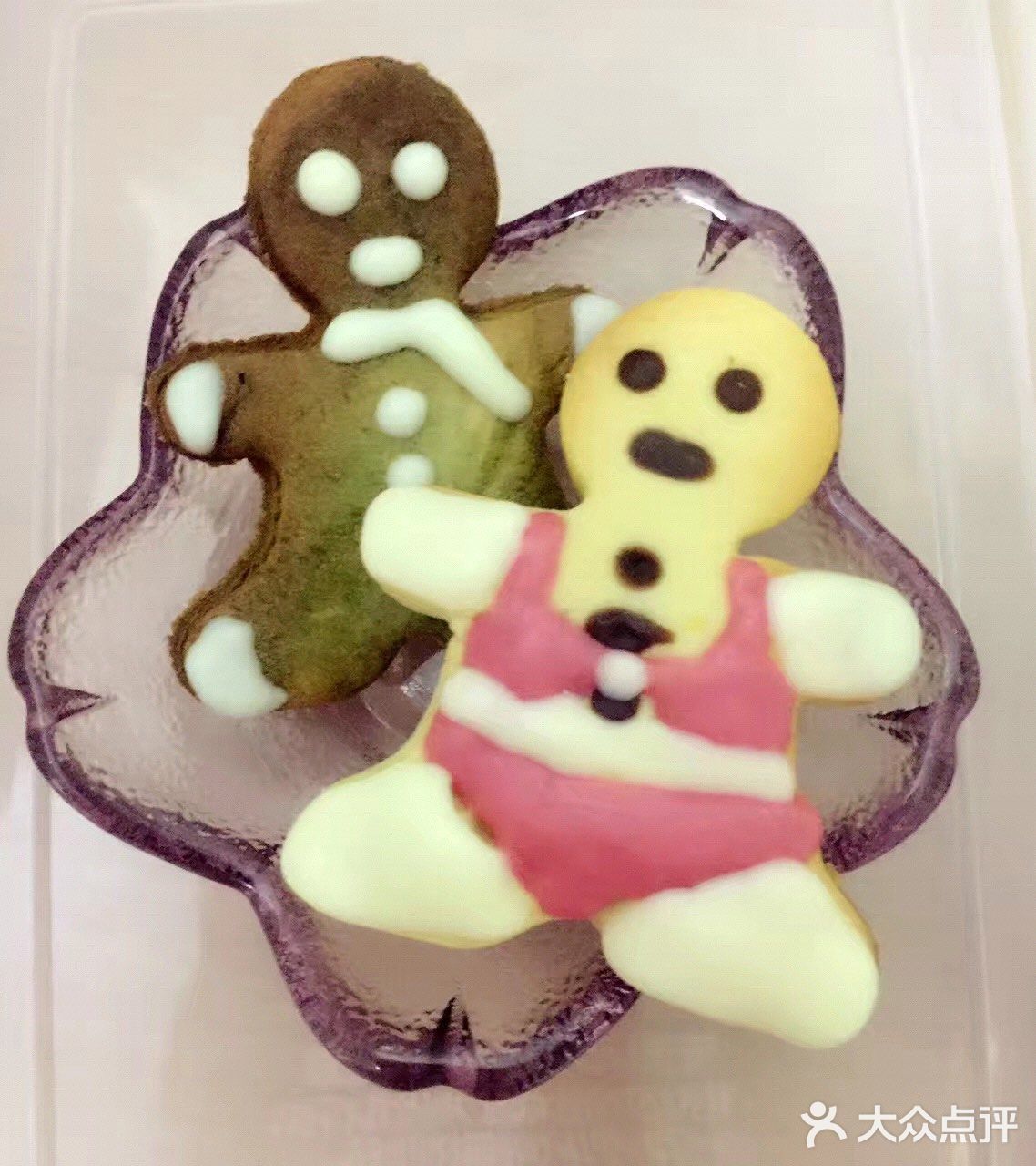 自制姜饼人饼干，很适合圣诞节的气氛！