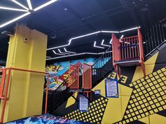 -爱蹦iBOON蹦床运动馆(江汉店)