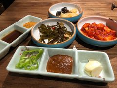 -明洞阿姨·韩式酱蟹烤肉·创意料理(三元桥店)