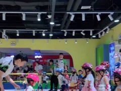 -悦动体能篮球羽毛球网球(三里河店)