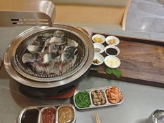 -围炉肉舍•炭烤活鳗•丹东海鲜烤肉(步行街店)