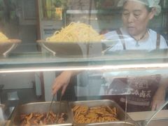 -老鼎万春卤菜(五代传承创始老店)