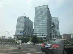 -草场地艺术区