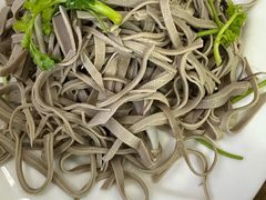 -溢心园香河肉饼总店