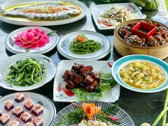 -七的湖·晚芳亭·阳澄湖农家菜·大闸蟹(莲花岛店)