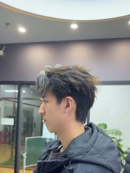 -藤野造型烫染·漂发