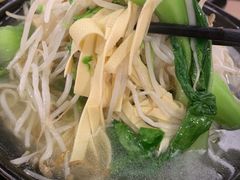 -丽虹云南过桥米线(兴工街店)