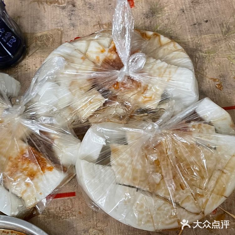 簸箕炊为粤西当地的特色小吃，风靡于茂名市的化州