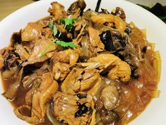 小鸡炖蘑菇-关东小磨东北菜(上海长风大悦城店)
