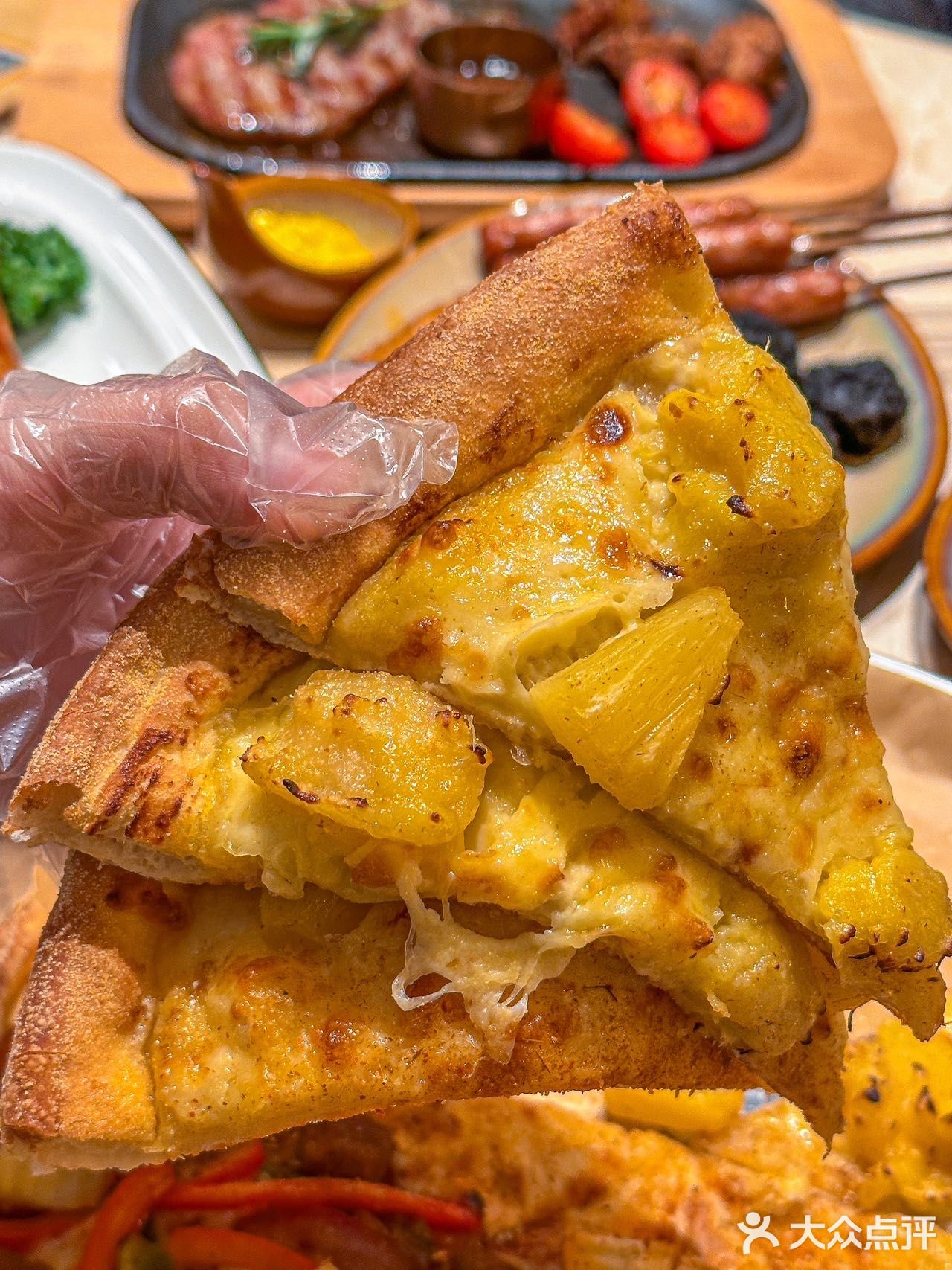 武汉！榴莲脑袋闭眼冲👀的披萨店！