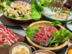 -红鼎豆捞·非遗鲍皇汤火锅(宝丰路店)