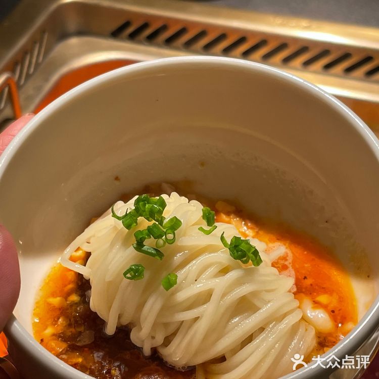 打卡看得见东方明珠的重庆火锅！宴山城！