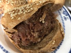 烧饼夹烧牛羊肉-老爆肚满五香烧牛羊肉