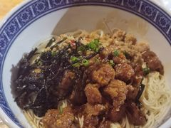 辣肉拌面-沪西老弄堂面馆(定西路店)