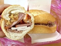 -Bánh Mì Huynh Hoa