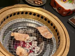 -山川小町·极番烧肉(新地假日广场店)