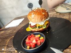 -HIGH FIVE哈福手工汉堡(桂林路店)