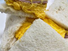 鸡蛋火腿三明治-义顺牛奶公司